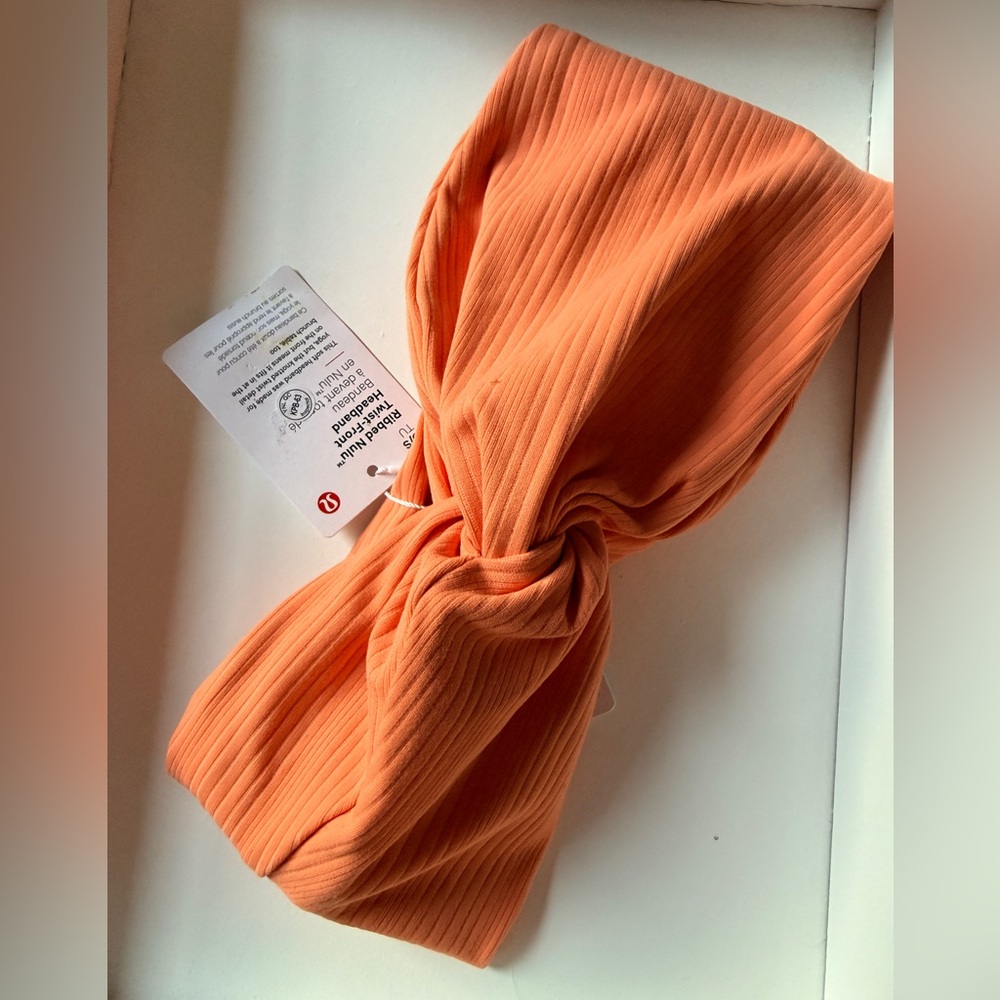 lululemon Ribbed Nulu Twist front Headband in CRLK